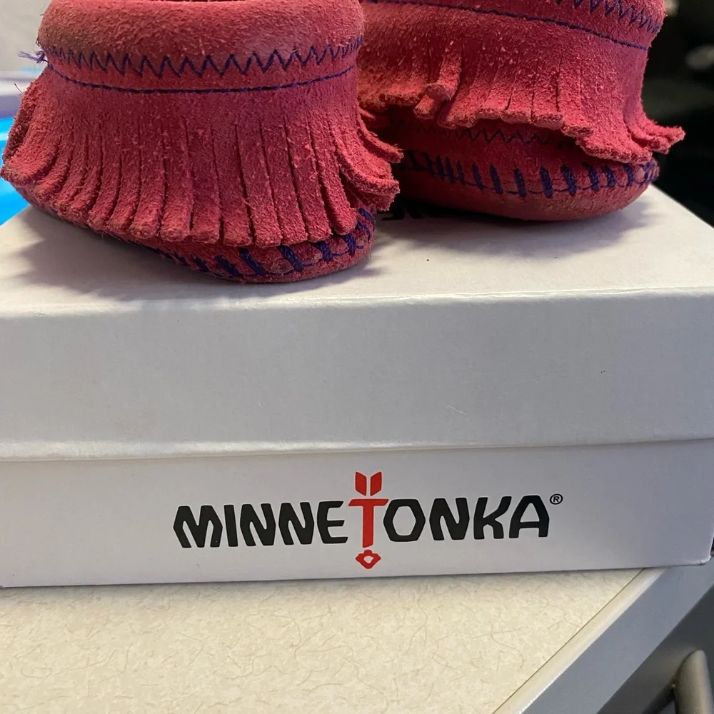 Riley bootie hot pink Minnetonka size 2 infant